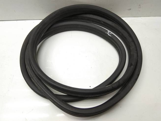  5J6867367E