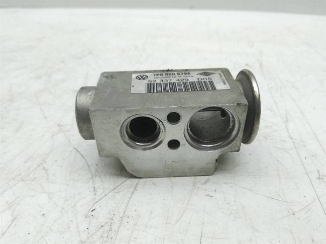  7P0820679A