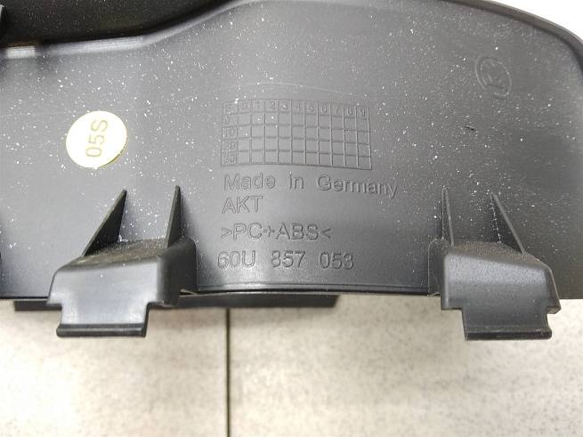  60U857053