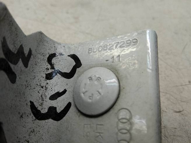  8U0827299
