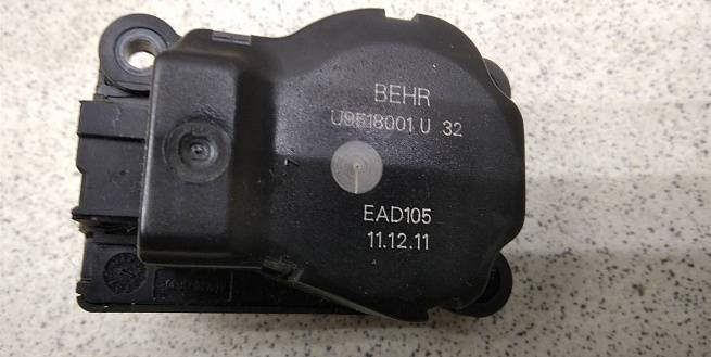  U9518001