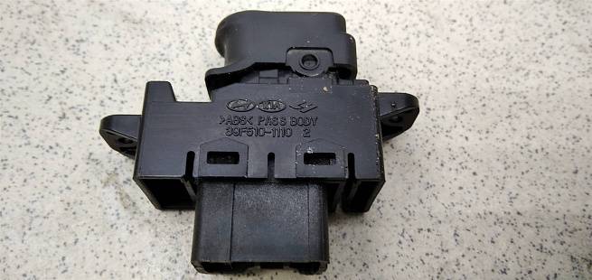  935801R000