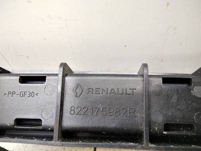  822175982R