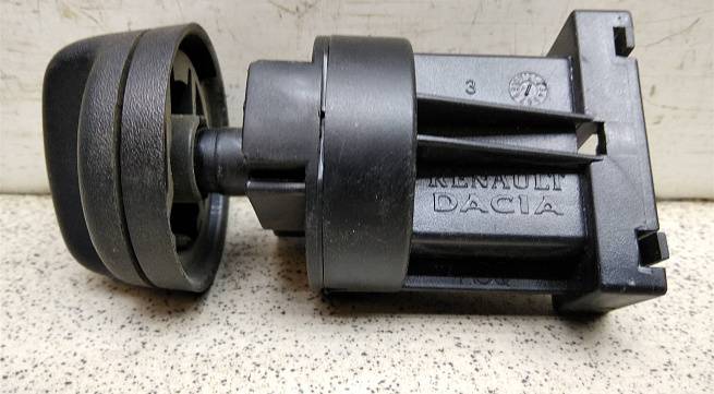 251826135R