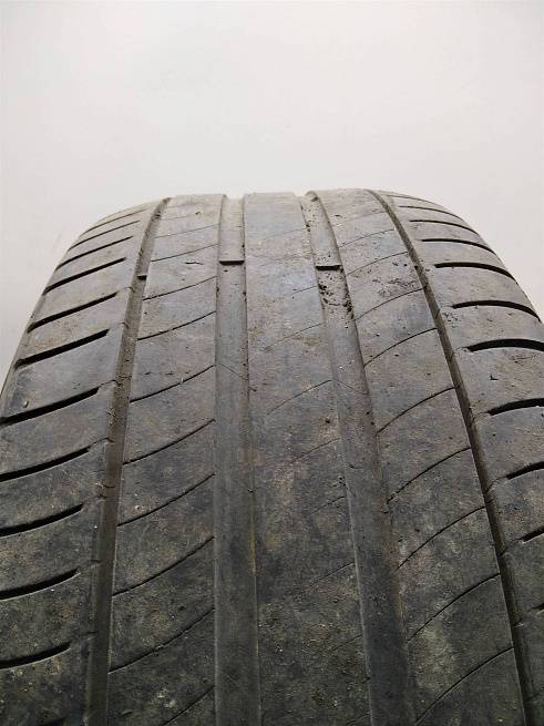  235/45 R18