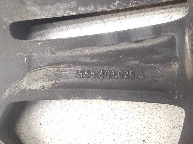  565601025A