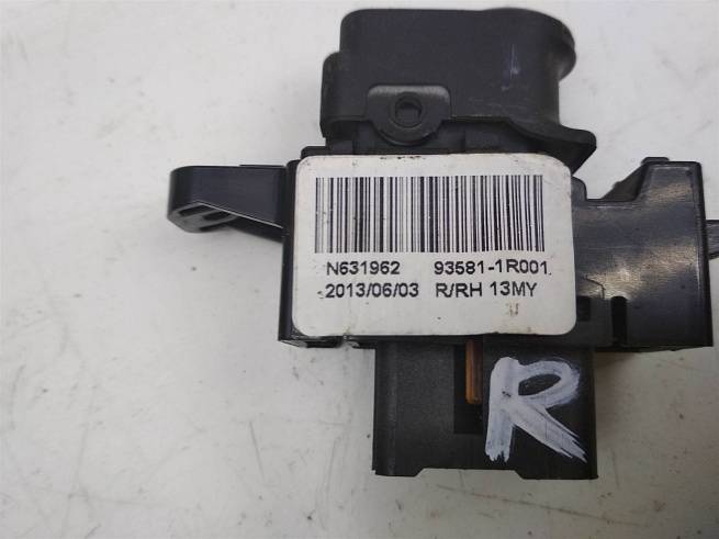  935811R000