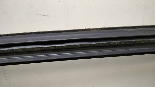  8P4839440B