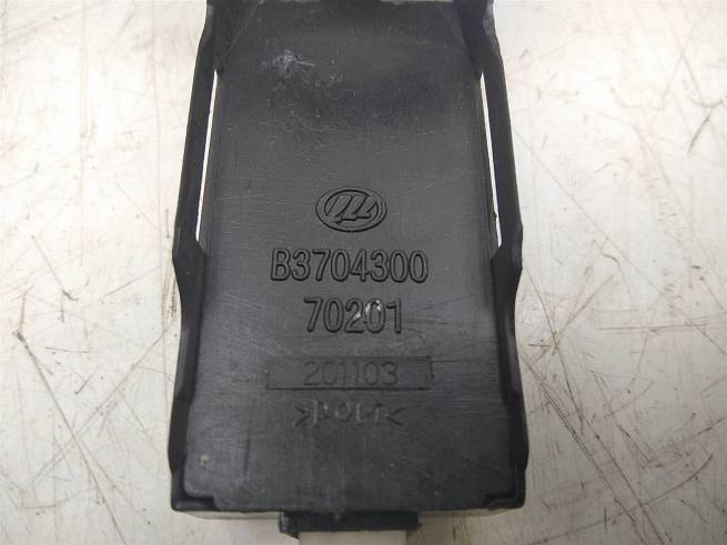  B3704300