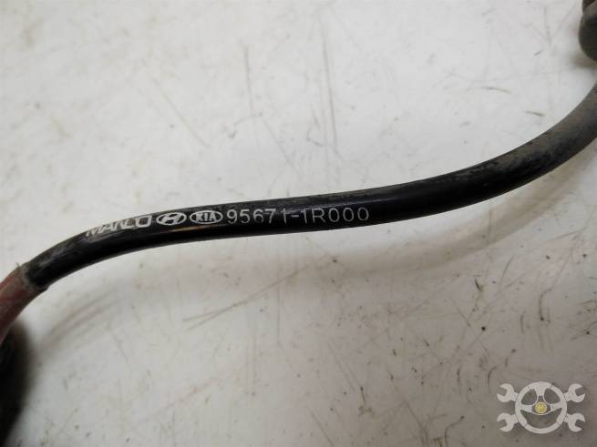  956711R000